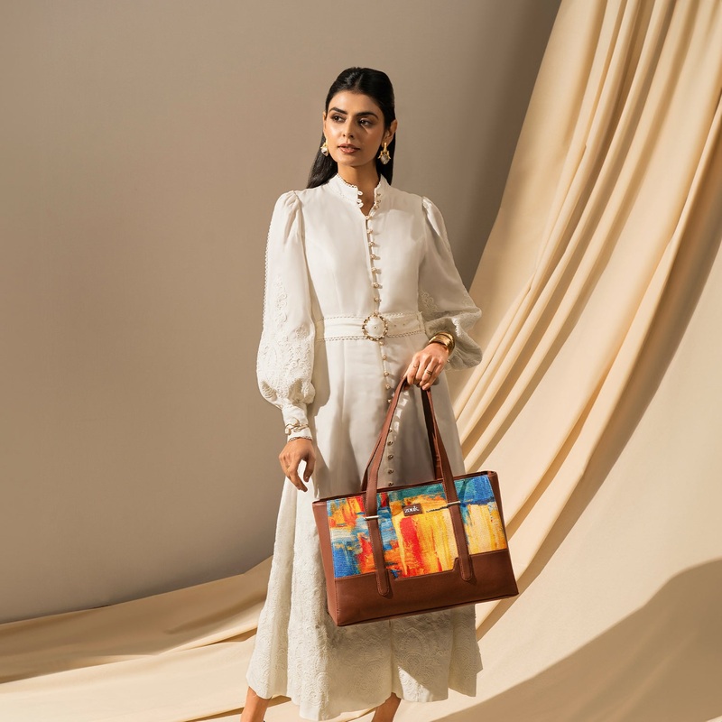 Zouk Abstract Amaze Maya Multitasker ToteBag