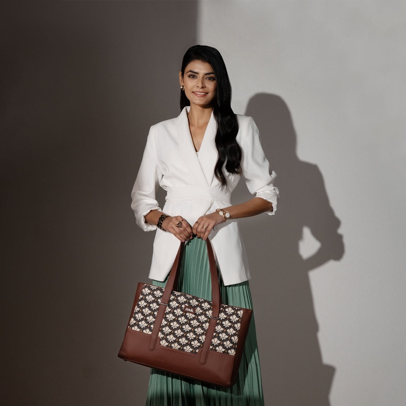 Zouk Bidri Kaiser Maya Multitasker ToteBag