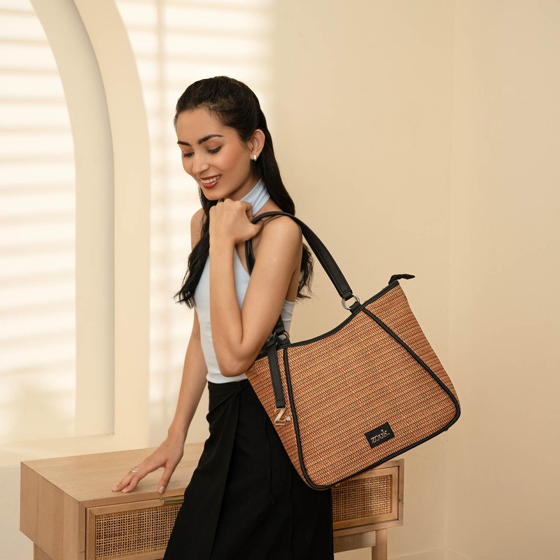 Rhea Kapoor Naisha Tote Bag - Bombay Macrame
