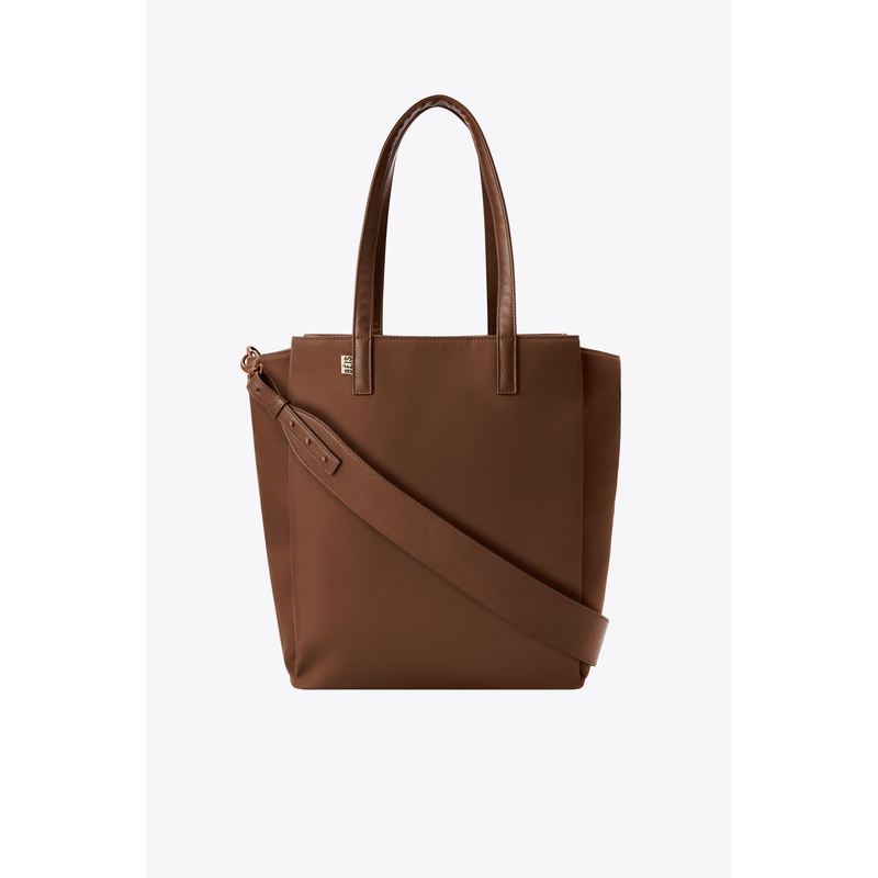 Resale The Commuter Tote in Maple