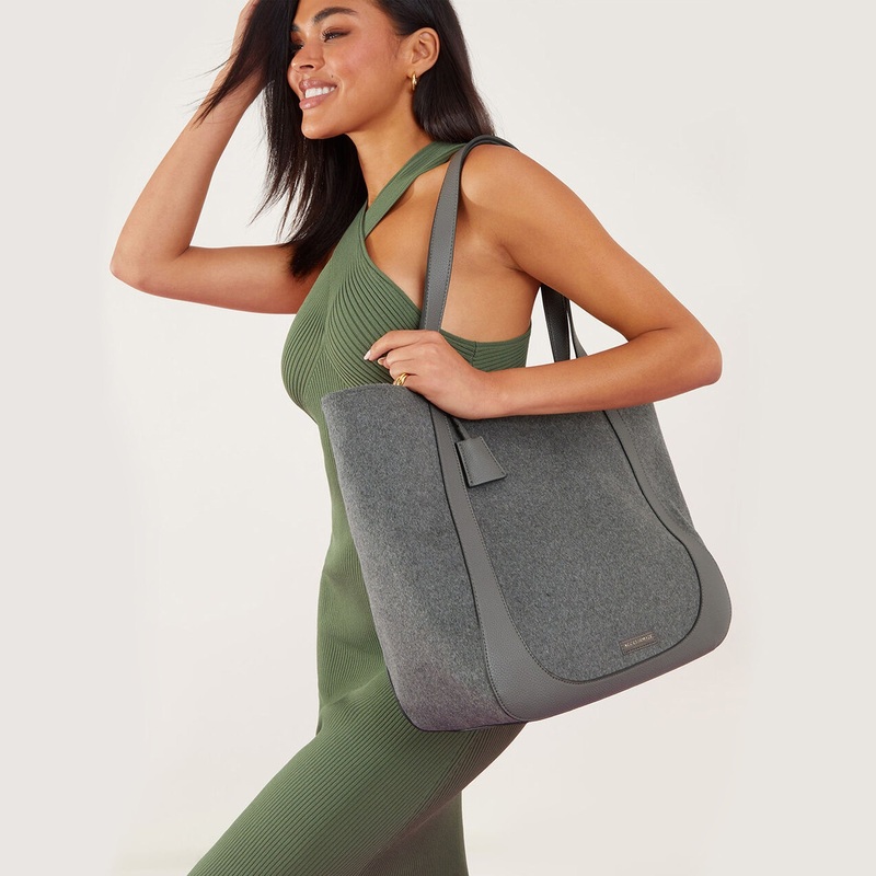 Accessorize London Women's Grey Felt Shoulder Bag