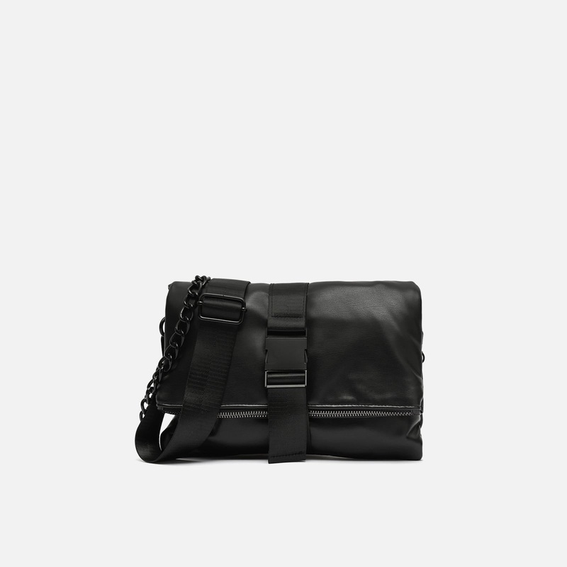 Pleo bolso bandolera con solapa y doble asa