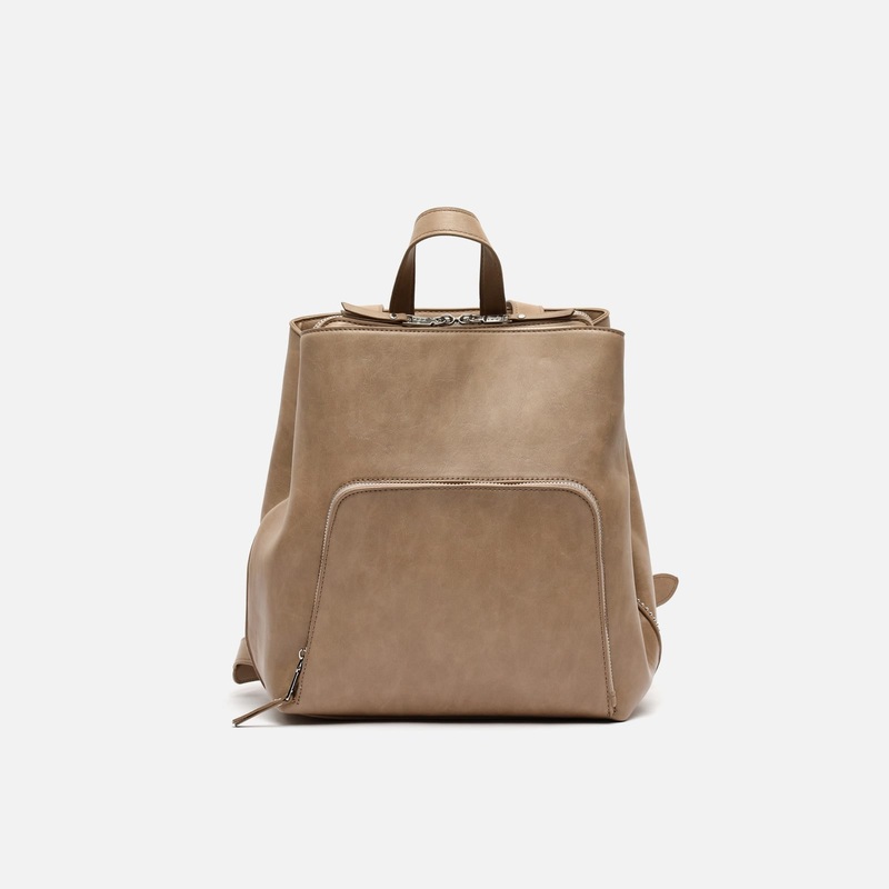 Sibila mochila con detalles metlicos