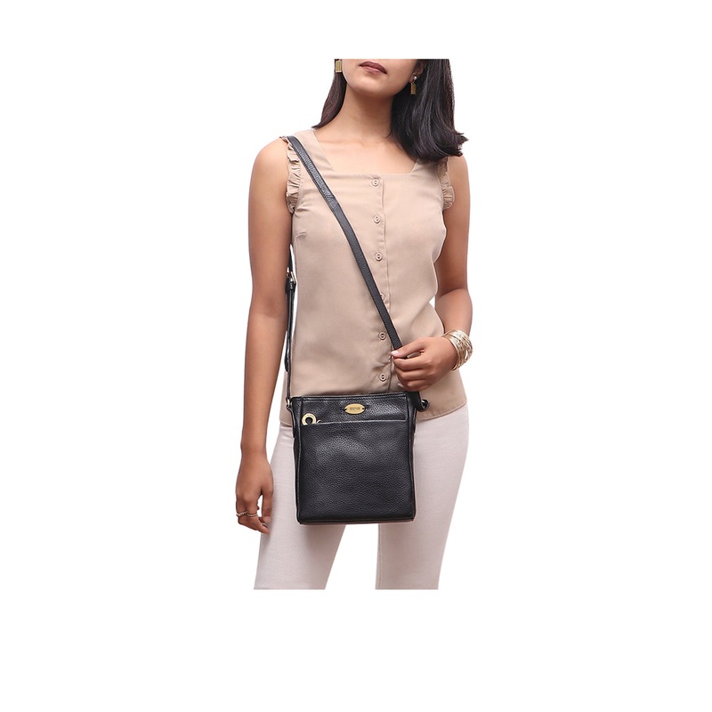 LUCIA 03 SLING BAG