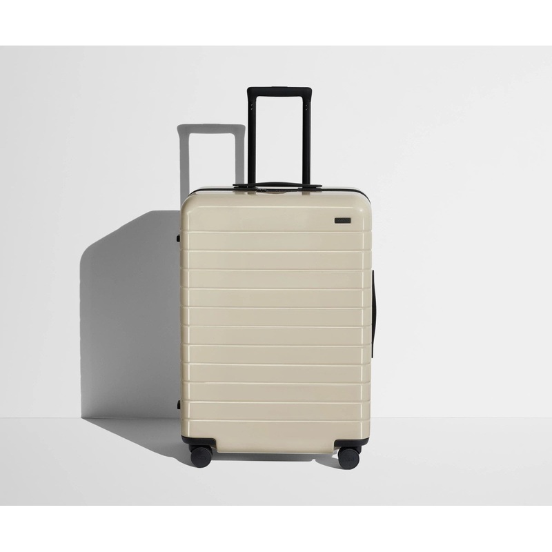 The Medium in Salt White (Gloss)