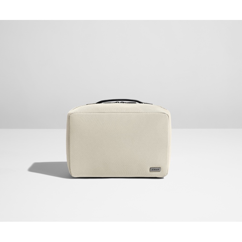 The Small Toiletry Bag in Salt White