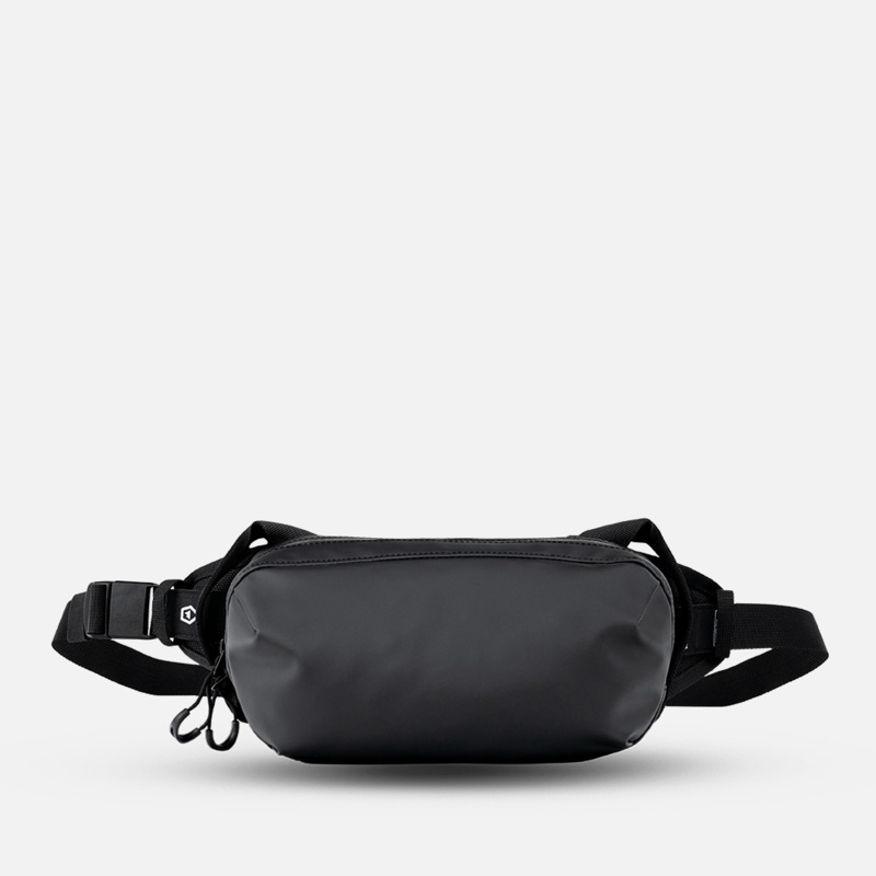 D1 Fanny Pack in Black