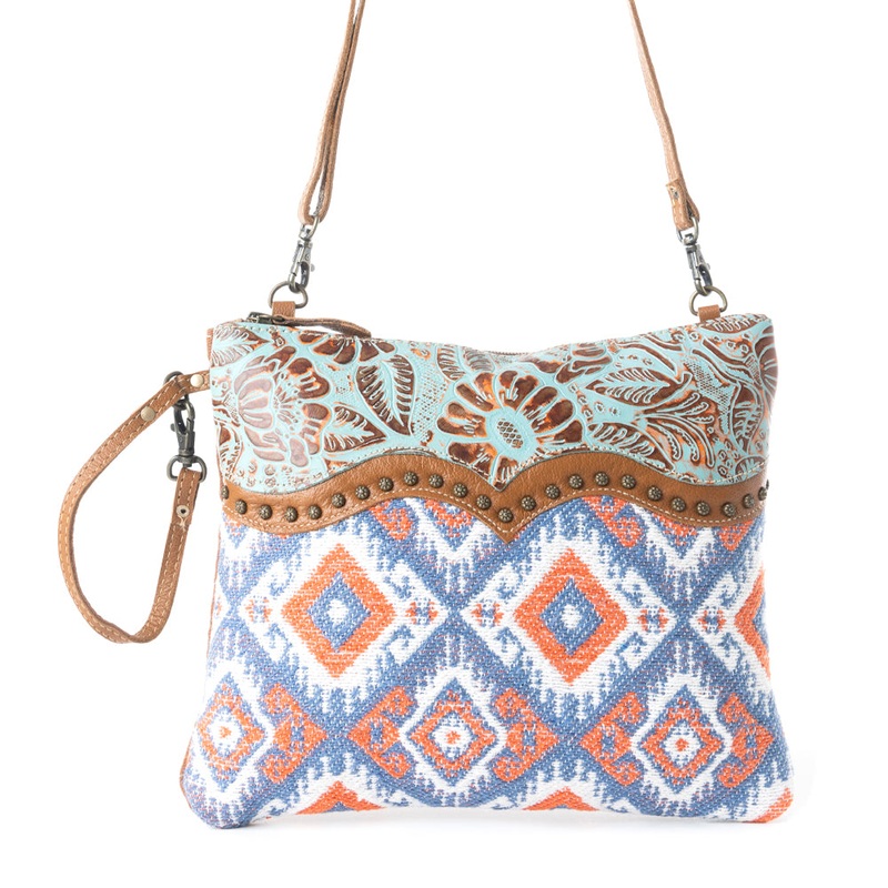 Innsaei Small & Crossbody bag