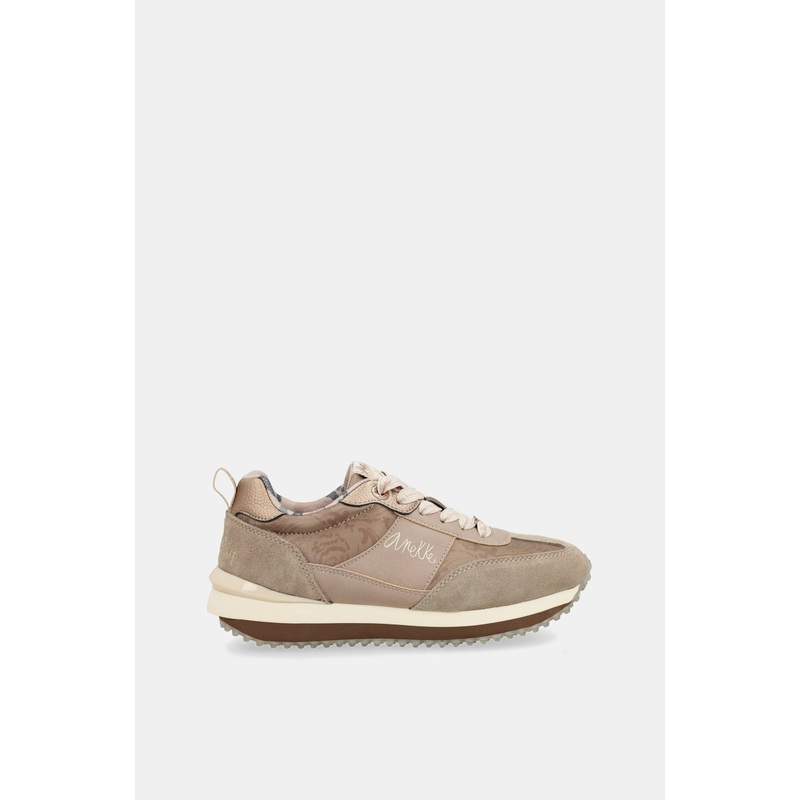 Beige sneakers with multicoloured sole