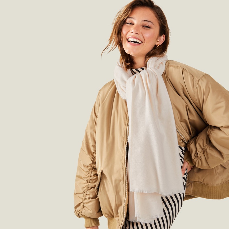 Accessorize London Women's Natural Grace Super-Soft Blanket Scarf