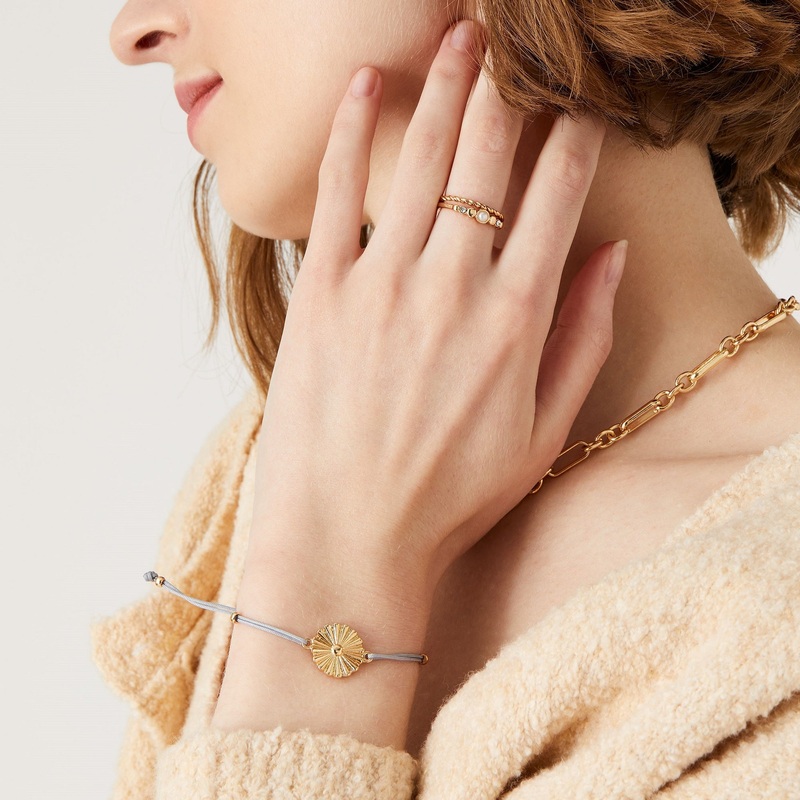 Accessorize London Women's Gold Flower Friendship Bracelet