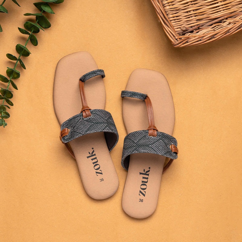 Shalimar Qila Women's Chappals