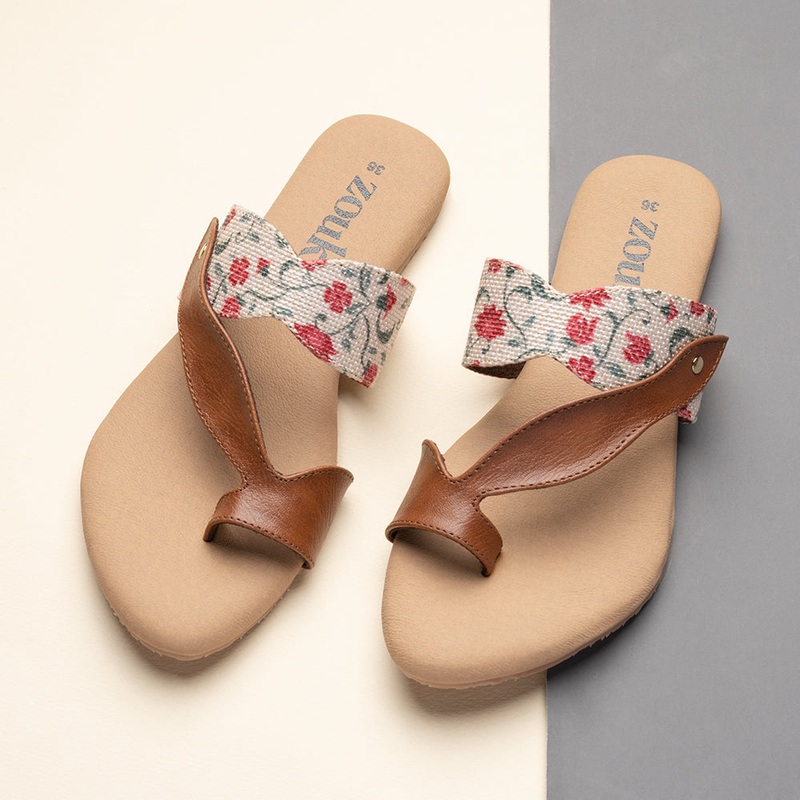 Deccan Garden Curvy Toe Chappal