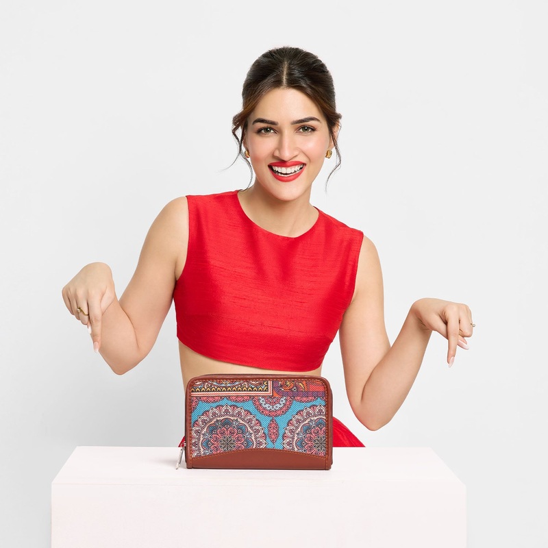 Multicolor Mandala Print Chain Wallet